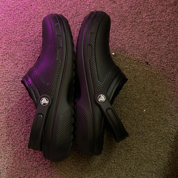 Black fleece lined crocs - Picture 5 of 6